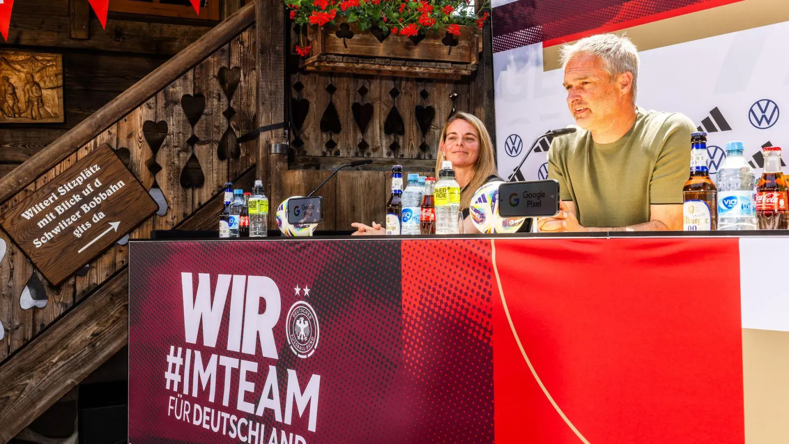 Bundestrainer Christian Wück gab seinen EM-Kader im Europapark Rust bekannt. (Foto: Philipp von Ditfurth/dpa)