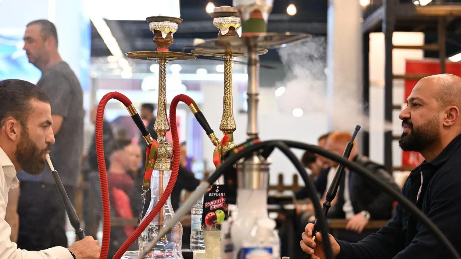 Von Juli 2024 bis Juni 2025 wurden durch den Verkauf von Wasserpfeifentabak Steuern in Höhe von 75,8 Millionen Euro eingenommen. (Archivbild) (Foto: Wolf von Dewitz/dpa)