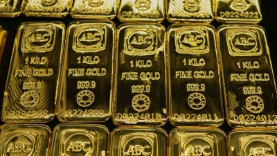 Der Goldpreis ist auf mehr als 4.400 US-Dollar gestiegen. (Foto: Mark Baker/AP/dpa)