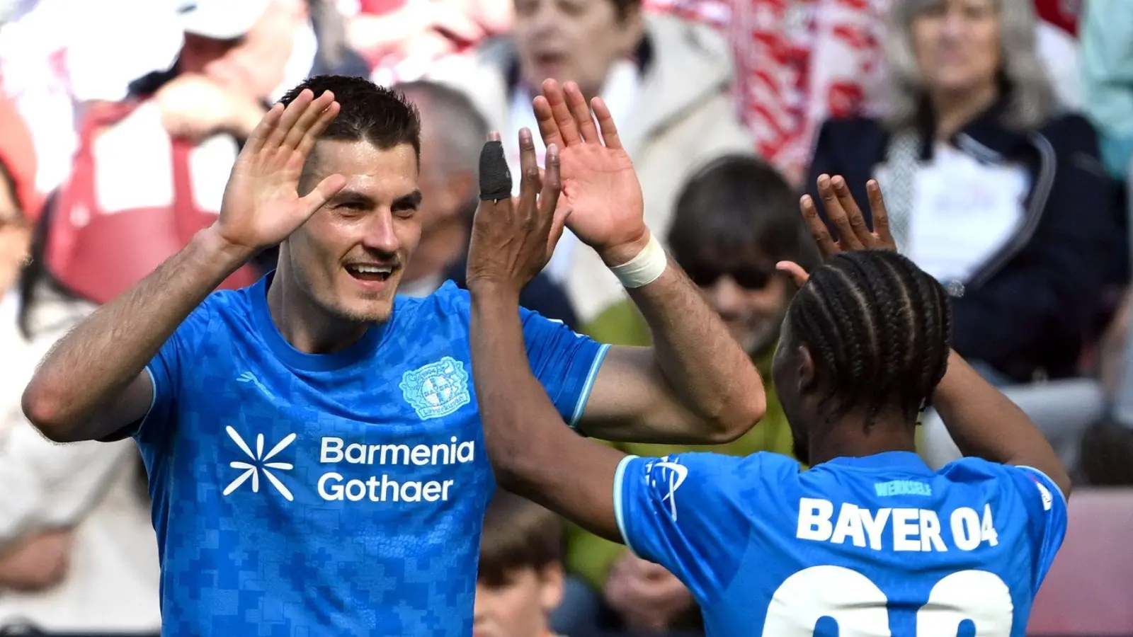 Patrik Schick jubelt über sein Tor zum 2:0.  (Foto: Federico Gambarini/dpa)