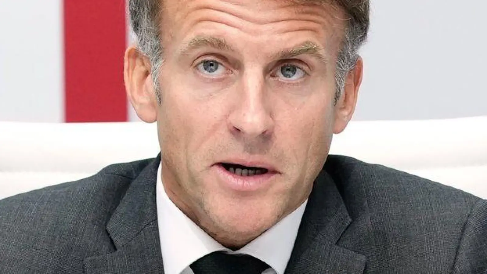 Präsident Emmanuel Macron möchte wieder Ruhe in Frankreich einkehren lassen. (Foto: Teresa Suarez/Pool AP/AP/dpa)