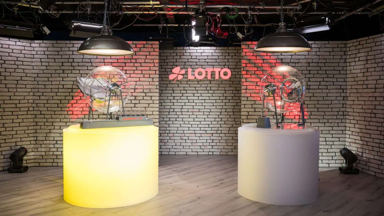 Bei der Ziehung der Superzahl kam es zur Panne. (Archivfoto) (Foto: Oliver Dietze/dpa)