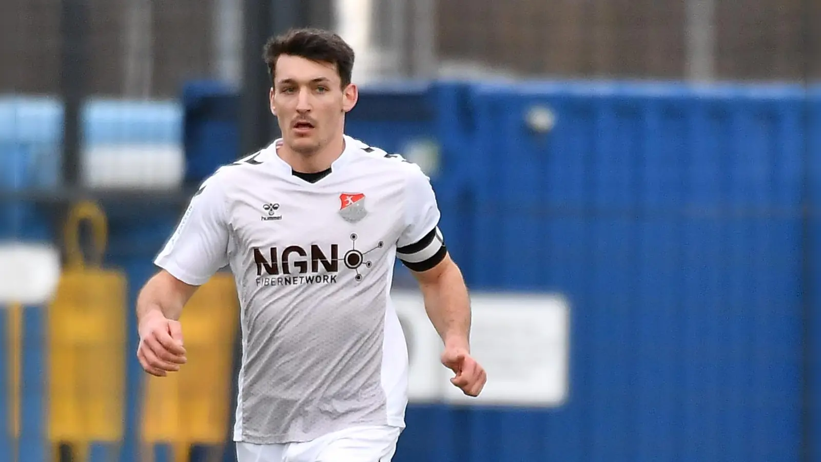 Schwört dem Fußballspielen vorerst einmal ab: Ben Müller im Trikot des Regionalligisten TSV Aubstadt. (Foto: Sportfoto Zink / Oliver Gold)