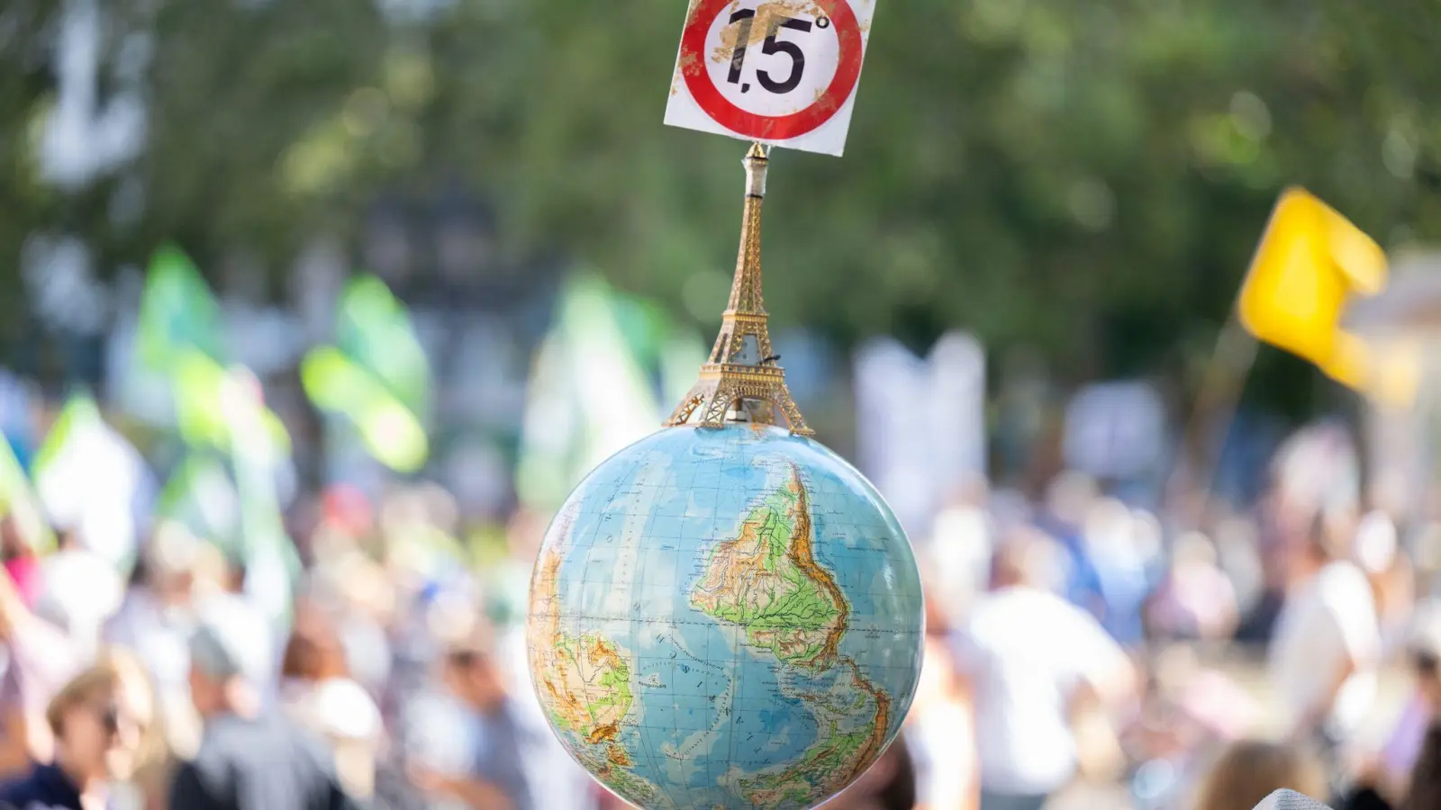 Das 1,5-Grad-Ziel aus dem Klimaabkommen von Paris dürfte laut einer Studie schwer einzuhalten sein. (Foto: Boris Roessler/dpa)