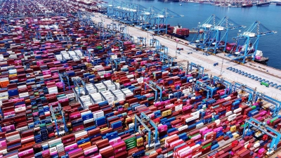 Die USA haben nach Angaben des Weißen Hauses seit Januar gut 235 Milliarden US-Dollar an Zöllen eingenommen. (Symbolbild) (Foto: Uncredited/CHINATOPIX via AP/dpa)