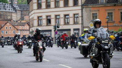 Die Sternfahrt in Kulmbach ist laut Innenministerium das größte Bikertreffen Süddeutschlands. (Foto: Pia Bayer/dpa)