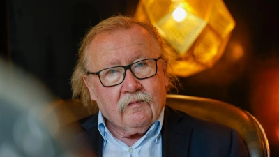 Der Philosoph Peter Sloterdijk spricht sich für ein Handyverbot für Kinder und Jugendliche aus. (Foto: Thomas Banneyer/dpa)