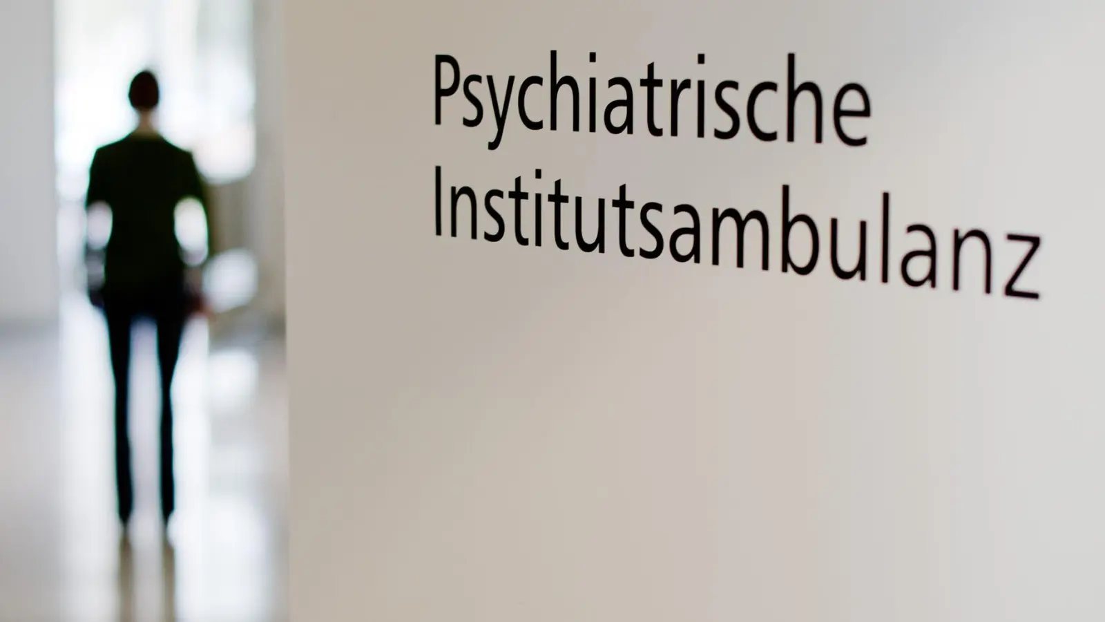 Psychiatrische Institutsambulanzen bieten ambulante Behandlung für Menschen mit psychischen Erkrankungen und können eine Alternative zum Klinikaufenthalt sein. (Foto: Julian Stratenschulte/dpa/dpa-tmn)
