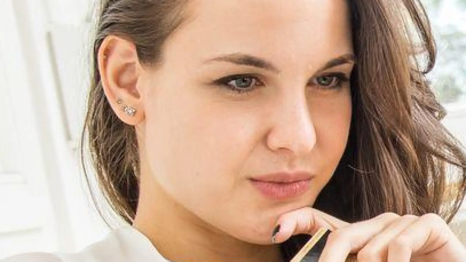 Einfach von der Couch zu Hause über den Laptop oder unterwegs mit dem Smartphone zu shoppen, ist für uns zu einer Selbstverständlichkeit geworden. Aber wie geht das nachhaltiger? (Foto: Christin Klose/dpa-tmn)