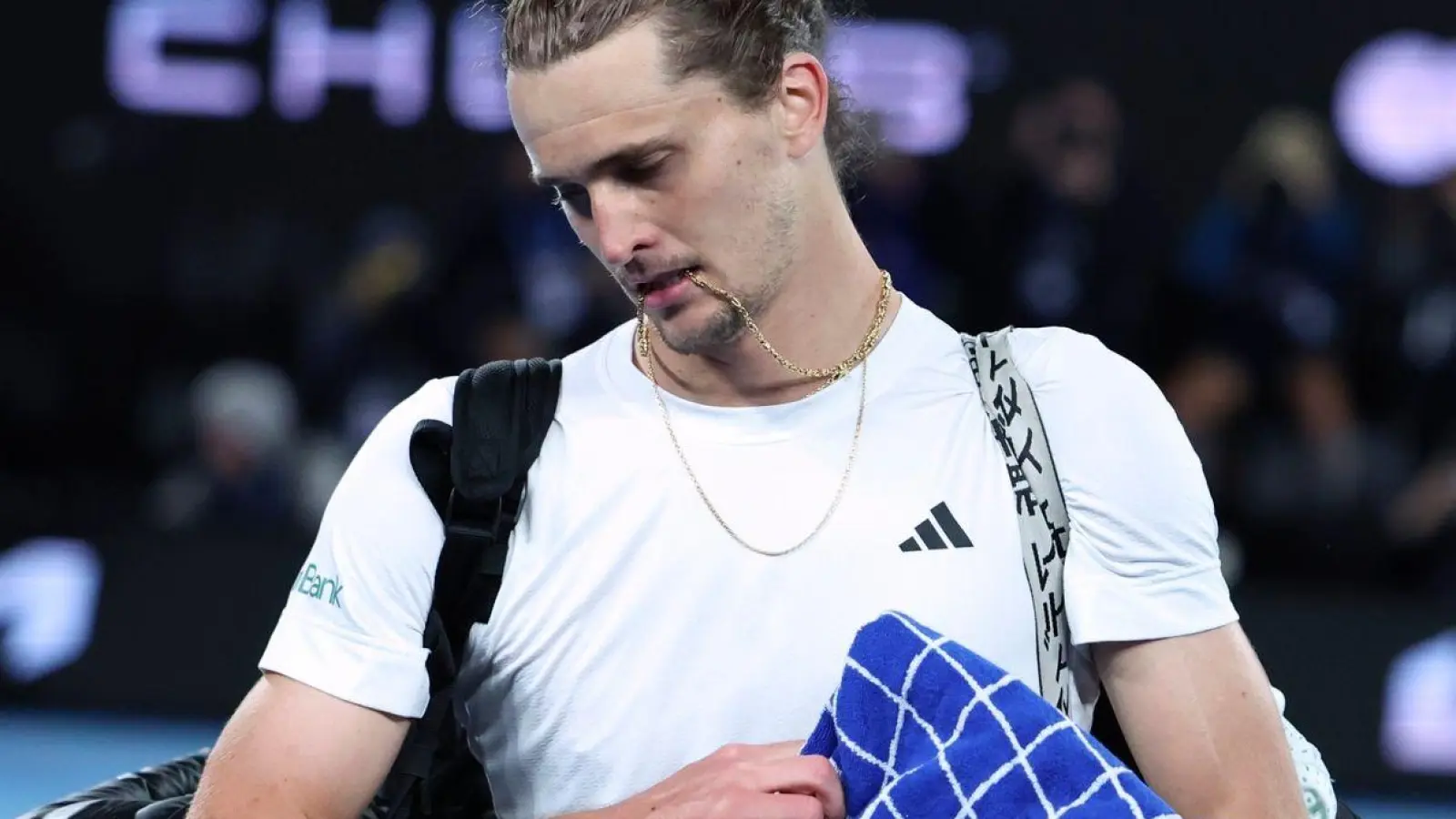 Alexander Zverev verlor sein Halbfinale gegen Daniil Medwedew trotz 2:0-Satzführung. (Foto: Asanka Brendon Ratnayake/AP)