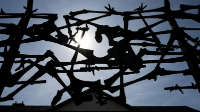 Das internationale Mahnmal in der KZ-Gedenkstätte Dachau. Dort gibt es immer mehr Fälle von Vandalismus und anderen Angriffen. (Foto: Sven Hoppe/dpa)