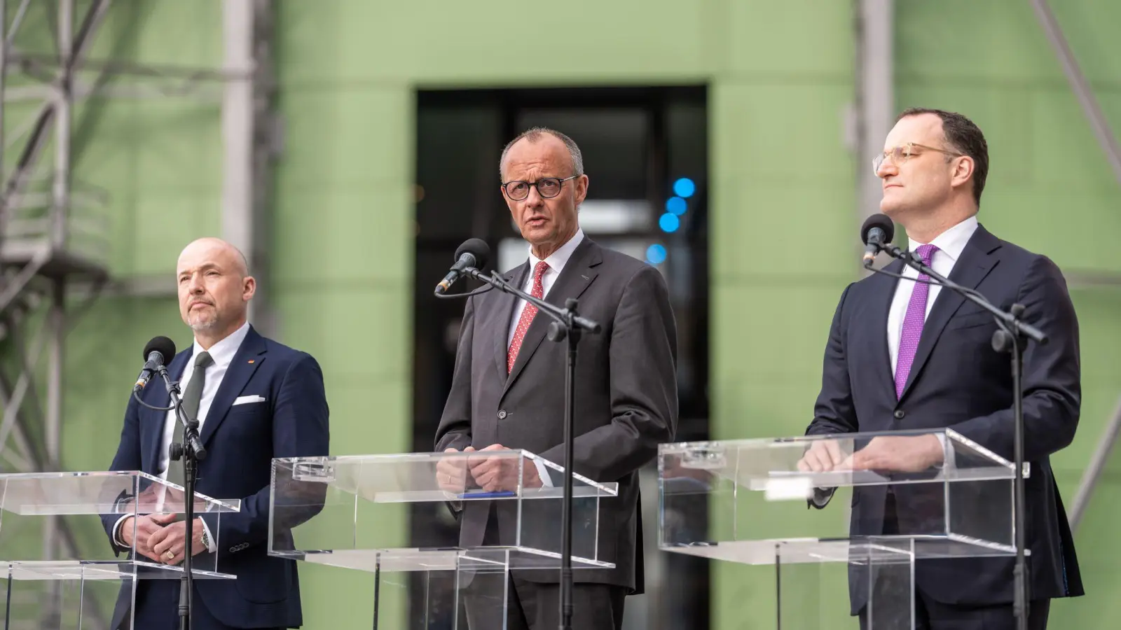 Der Kanzler nimmt am Abend an der Klausurtagung des CDU/CSU-Fraktionsvorstands teil. (Foto: Michael Kappeler/dpa)