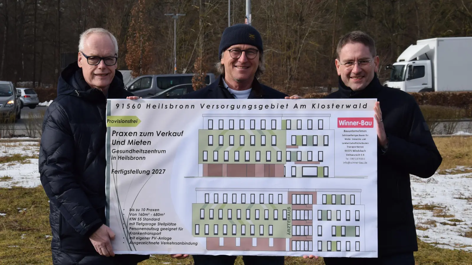 Freuen sich auf das Gesundheitszentrum in der Ansbacher Straße (von links): Heilsbronns Bürgermeister Dr. Jürgen Pfeiffer, Franz Winner von der gleichnamigen Baufirma und Landrat Dr. Jürgen Ludwig. (Foto: Florian Schwab)
