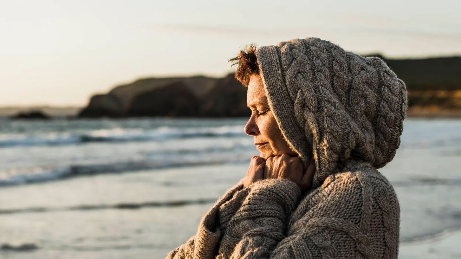 Unterwegs in eine neue Lebensphase: Was brauche ich, was will ich? Wie Frauen mit den Wechseljahren umgehen, ist eine individuelle Entscheidung, bei der Fachpersonen helfen können.  (Foto: Uwe Umstätter/Westend61/dpa-tmn)