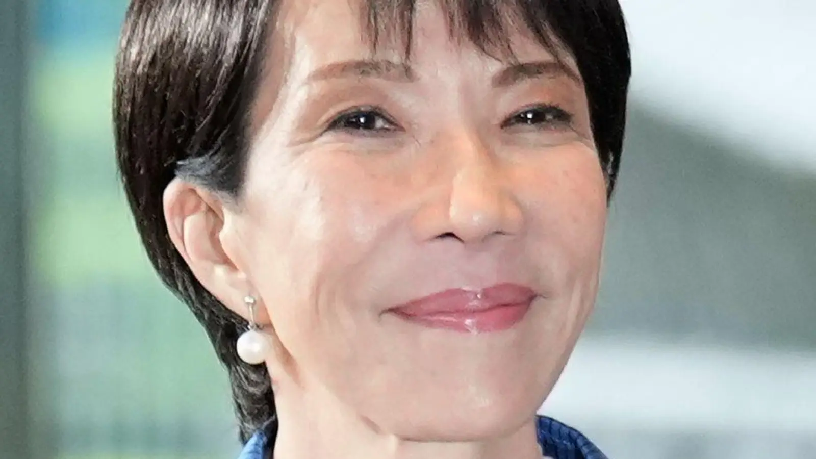 Mit der national-konservativen Sanae Takaichi übernimmt in Japan erstmals eine Frau das Amt des Regierungschefs. (Foto: Eugene Hoshiko/AP/dpa)