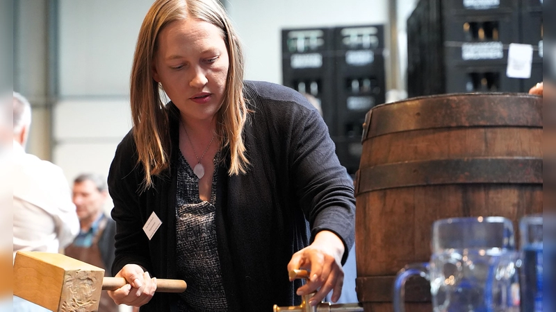 Eileen Gillwald (Oberdachstetten) schlägt konzentriert zu.  (Foto: Simone Hedler)
