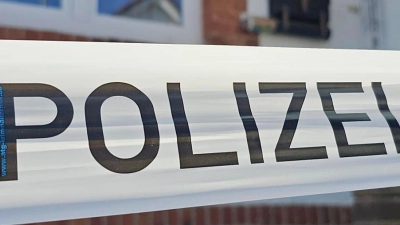 In einem Haus im Ortsteil Steinbergen in Rinteln fand eine Tochter die leblosen Körper ihrer Mutter und deren Lebensgefährten. (Foto: dpa)