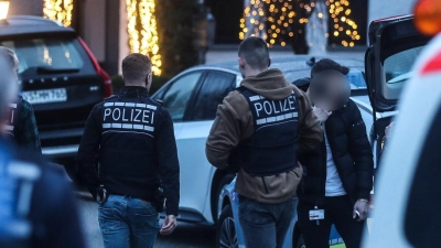 In einem Einfamilienhaus in Baden-Württemberg sind Mutter, Vater und ihr 32-jähriger Sohn tot aufgefunden worden. (Foto: Marc Eich/dpa)