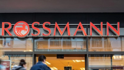 Rossmann gehört nach eigenen Angaben zu den größten Drogeriemarktketten in Europa – und sagt nun den klassischen Apotheken den Kampf an. (Archivbild) (Foto: Frank Rumpenhorst/dpa)