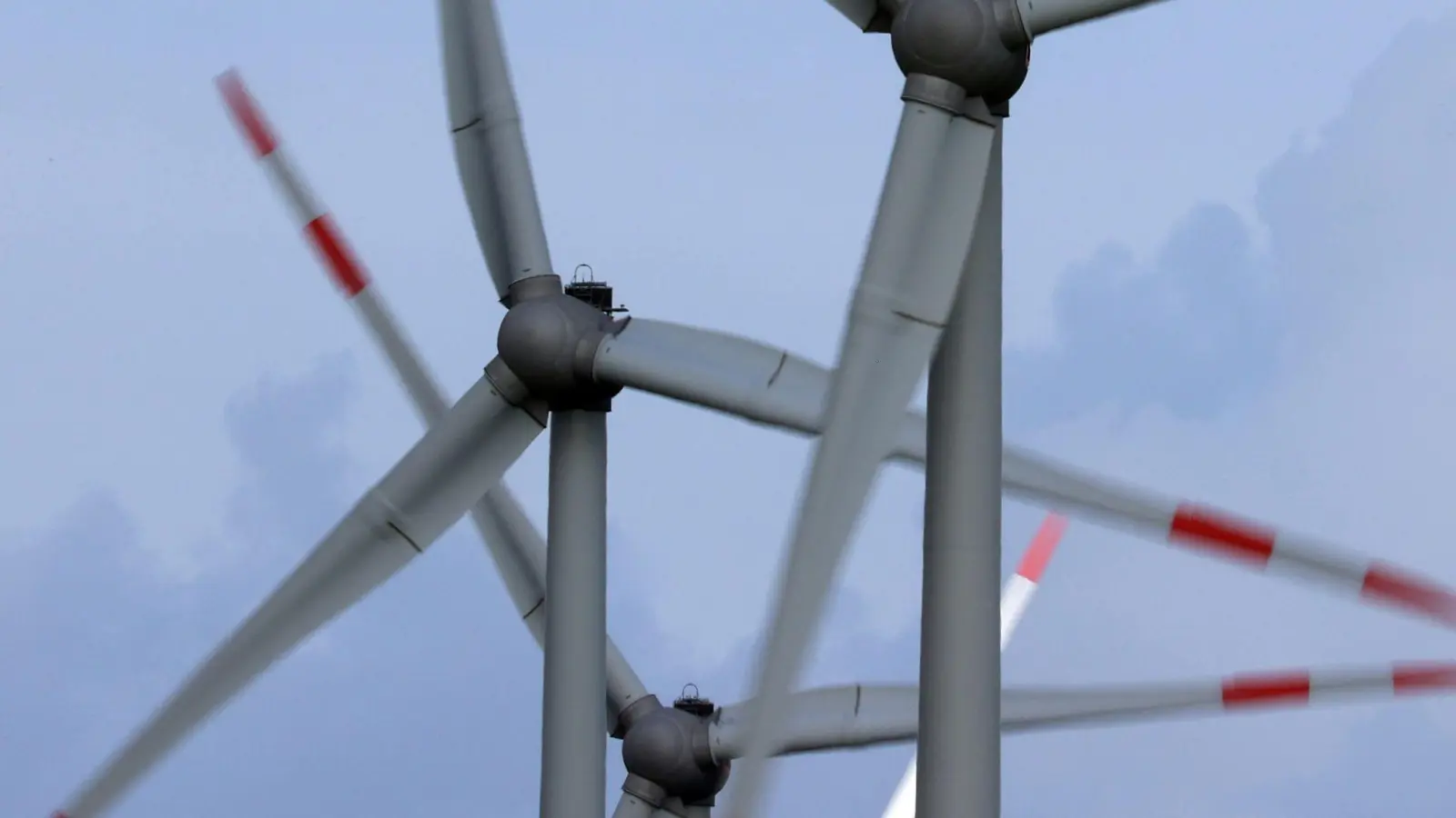 Die Windenergie wächst in Bayern - im Bundesvergleich ist der Zubau aber eher klein. (Archivbild) (Foto: Karl-Josef Hildenbrand/dpa)