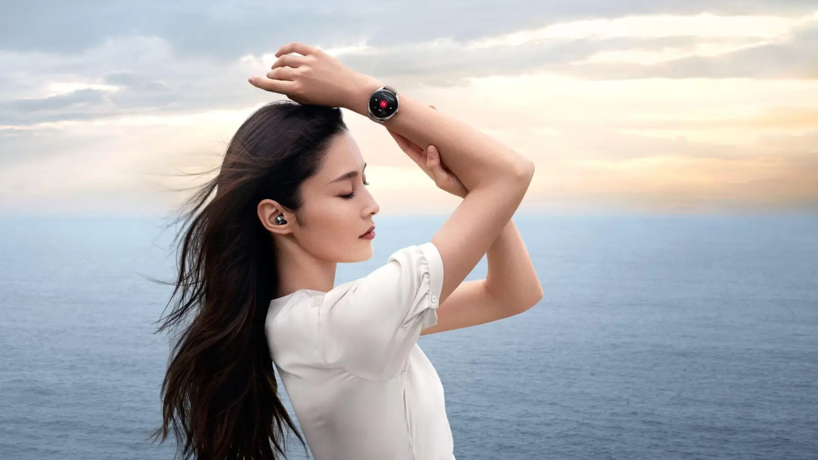 Ein wenig James-Bond-Atmosphäre verbreitet Huawei mit den Watch Buds. (Foto: Huawai/dpa-tmn)