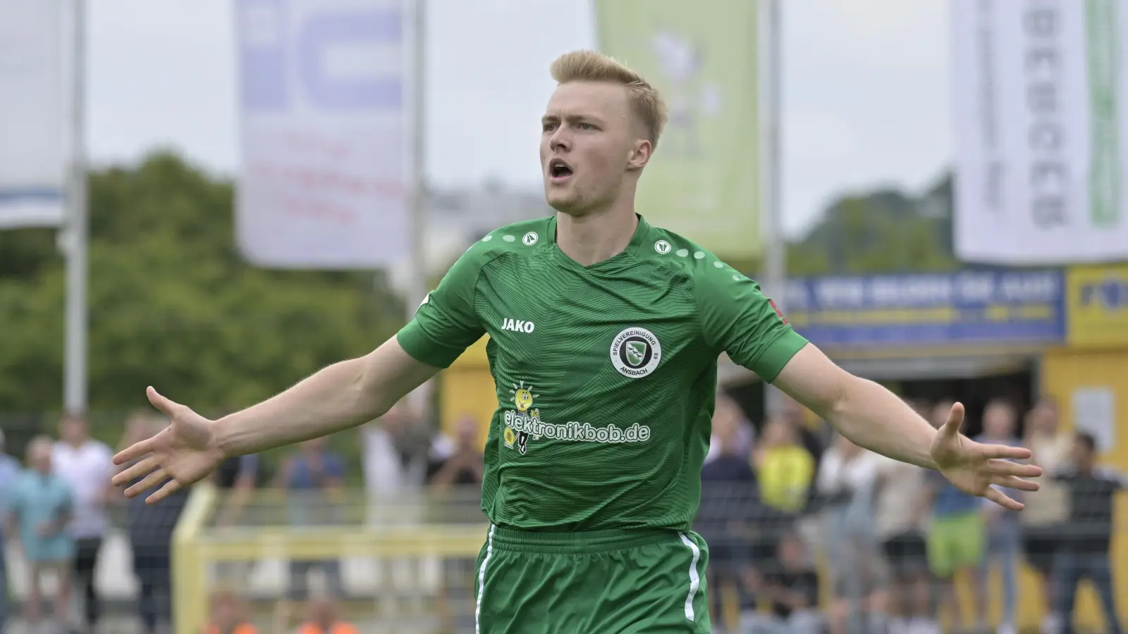Niklas Seefried (hier bei seinem Treffer gegen Rain am Lech) erzielte beim 1:1 in Pipinsried das erste Pflichtspieltor der SpVgg Ansbach 2023. (Foto: Martin Rügner)