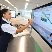 Moderne Technik machts möglich: Auch Laptops dürfen am Flughafen München künftig bei der Sicherheitskontrolle im Handgepäck bleiben. (Archivbild) (Foto: Angelika Warmuth/dpa)