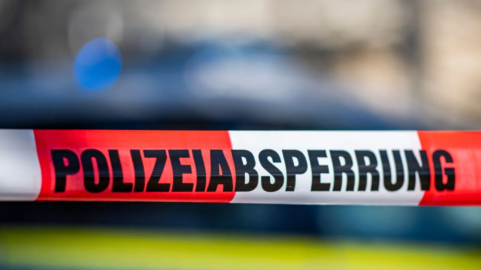 Die Polizei fand in einem Haus drei Tote. (Symbolbild) (Foto: David Inderlied/dpa)