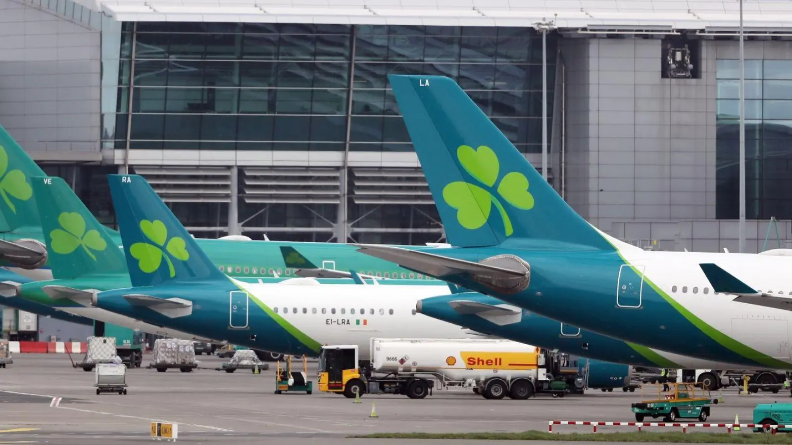 Aer Lingus muss wegen technischer Probleme Flüge streichen. (Archivbild) (Foto: Niall Carson/PA Wire/dpa)