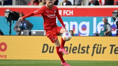 Heidenheims Jan-Niklas Beste in Aktion. (Foto: Bernd Weißbrod/dpa)