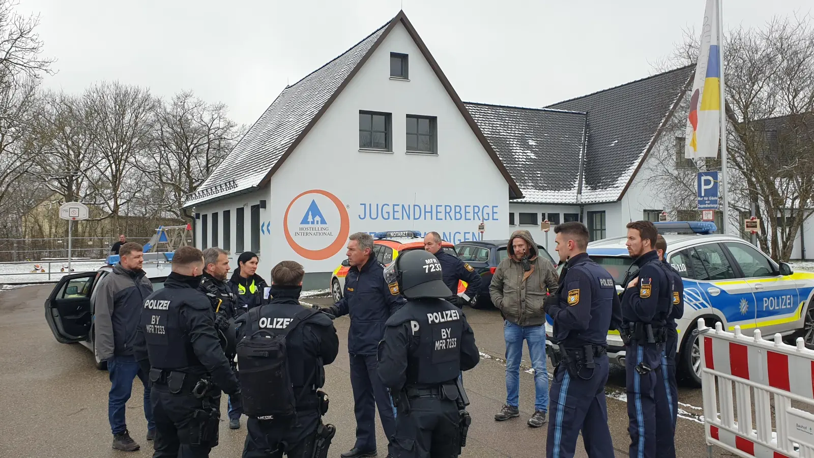 In der ehemaligen Feuchtwanger Jugendherberge muss die Polizei eine Auseinandersetzung aufklären, bei der ein 27-Jähriger mit einem spitzen Gegenstand verletzt wurde. (Foto: Wolfgang Grebenhof)