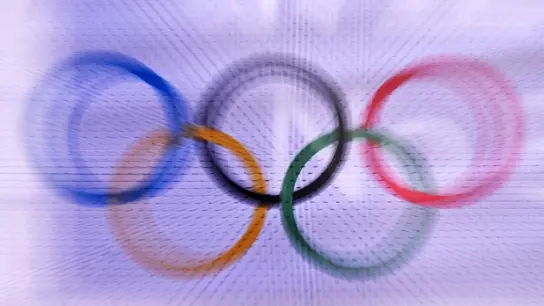 Die olympischen Ringe sind zu sehen. (Foto: Peter Kneffel/dpa/Symbolbild)