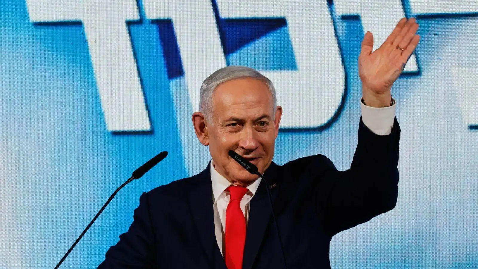 Der israelische Ministerpräsident Benjamin Netanjahu hat nach der Wahl in Israel zur Bildung einer starken rechtsgerichteten Regierung ohne Beteiligung arabischer Parteien aufgerufen. (Foto: Olivier Fitoussi/dpa)