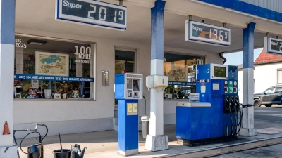 Jahrzehnte gibt es auch schon eine Tankstelle, die immer wieder erweitert und verändert wurde. Ab April ist sie eine reine Selbstbedienungstanke.  (Foto: Mirko Fryska)