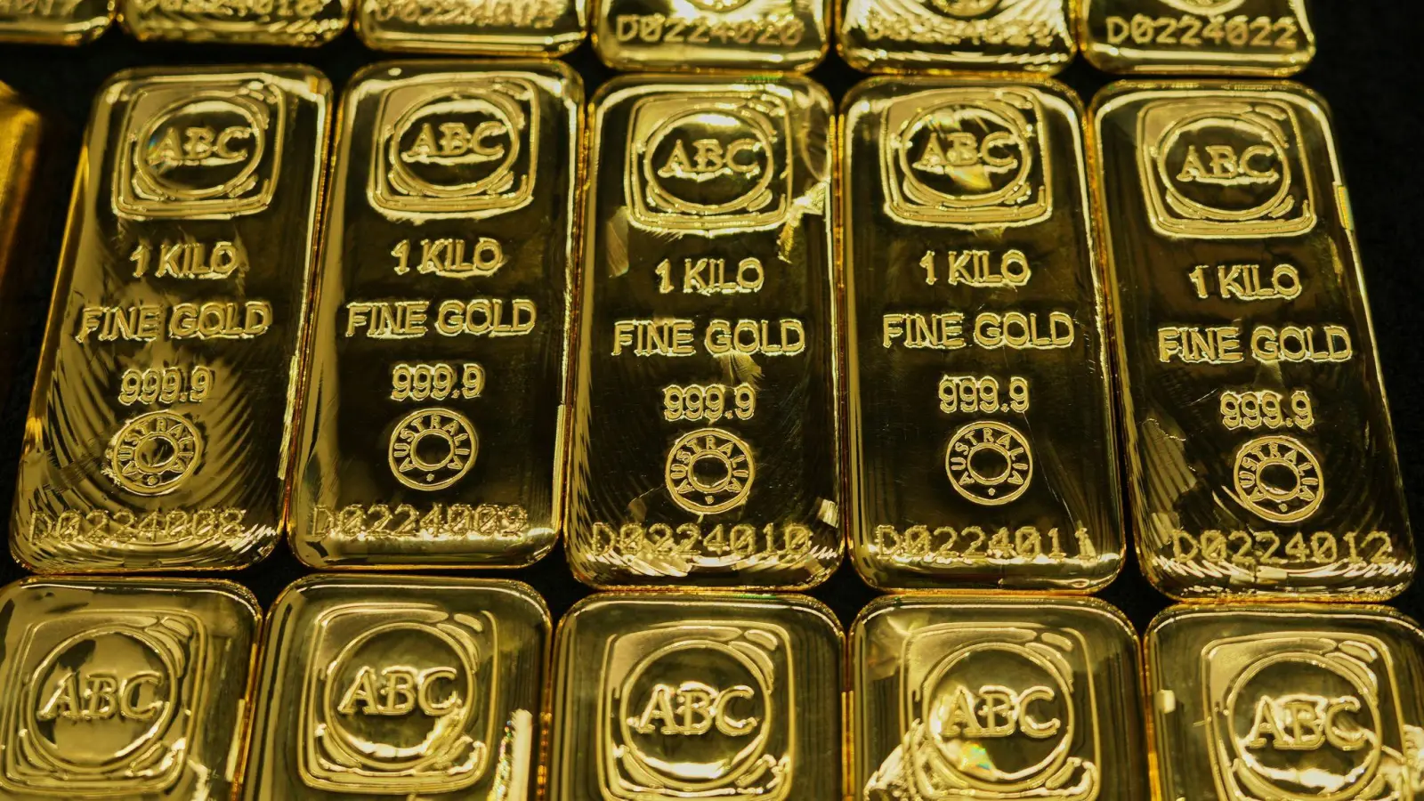 Gold gilt laut Experten als sichere Anlage in unsicheren Zeiten. (Archivbild) (Foto: Mark Baker/AP/dpa)