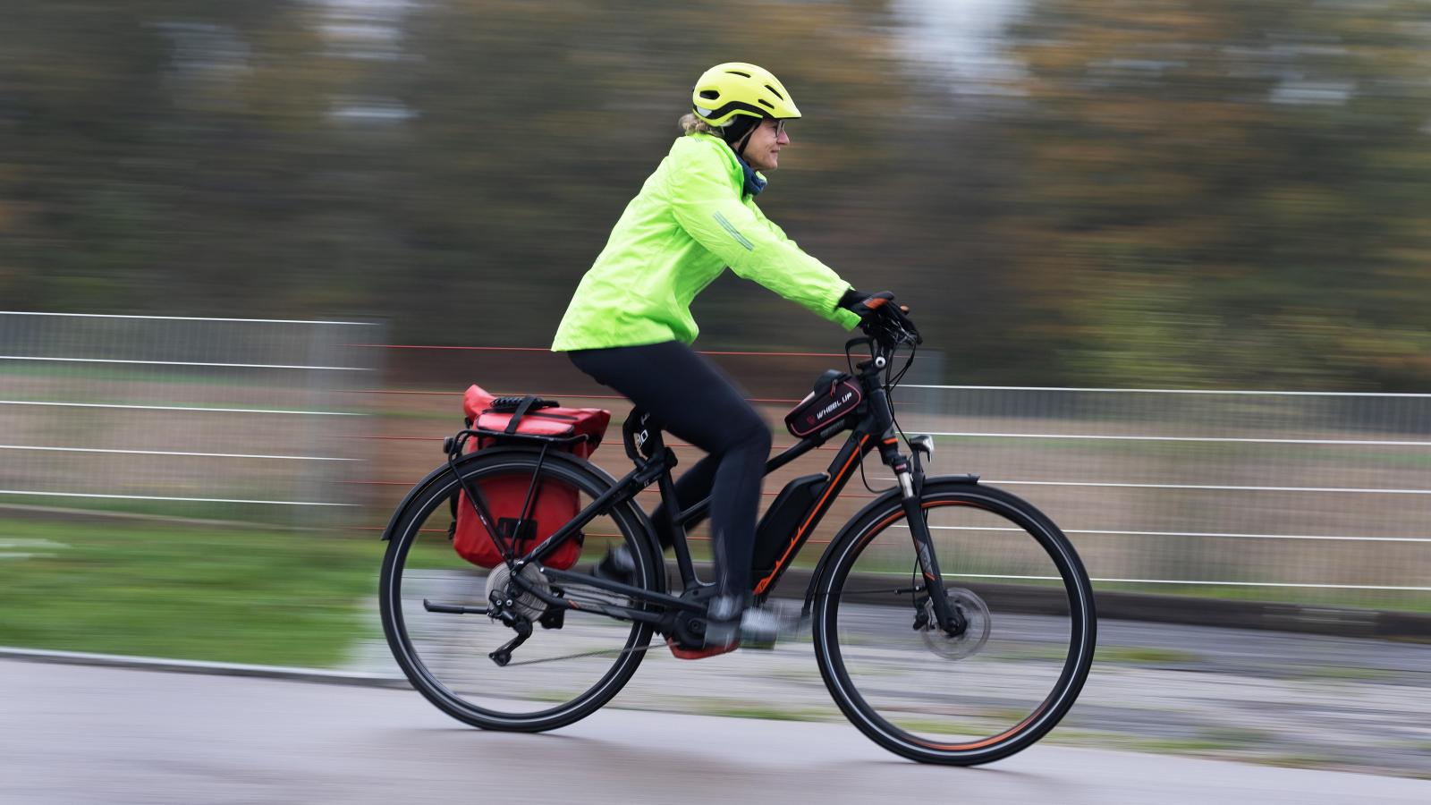 Über 5300 Kilometer im Jahr: Diese Frau fährt jeden Tag mit dem Rad zur ...