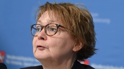 Niedersachsens Innenministerin Daniela Behrens sagt, die neue Einstufung ordne die AfD Niedersachsen dem rechtsextremistischen Spektrum zu. (Foto: Julian Stratenschulte/dpa)