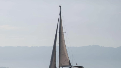 Polizei und Feuerwehr bargen die beiden Boote. (Symbolbild) (Foto: Marijan Murat/dpa)
