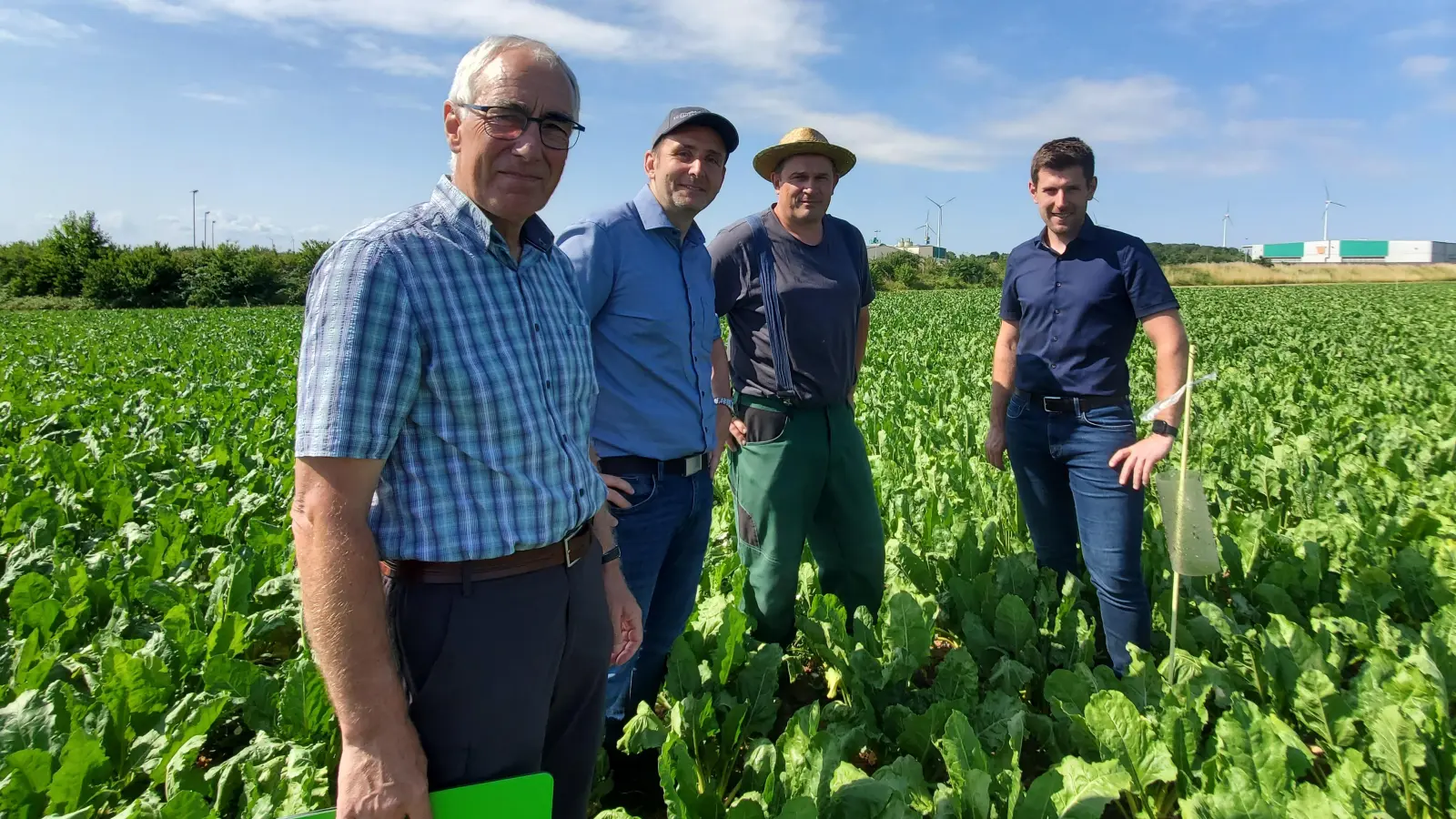 Dieter Proff, Simon Vogel, Bernhard Wolf und Christoph Ott legten dar, wie sich die Situation aus Sicht der Zuckerrübenbauerrn darstellt. (Foto: ug)