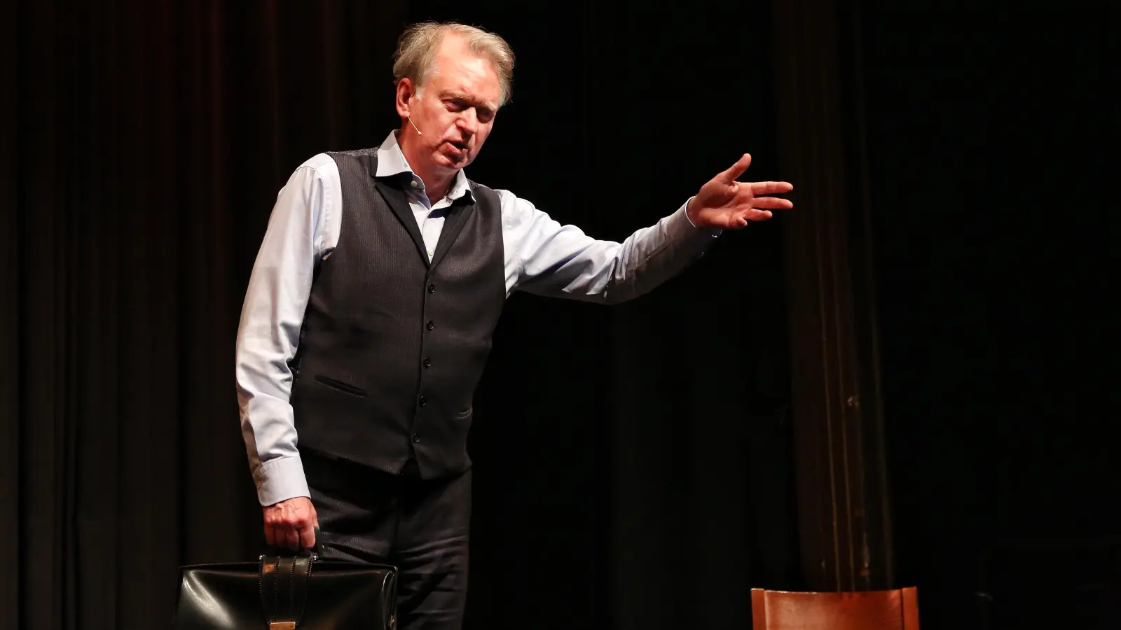 „Ich halte das Gerede von einer Spaltung der Gesellschaft schlichtweg für Unsinn“: der Kabarettist Christian Springer. (Foto: Martina Kramer)