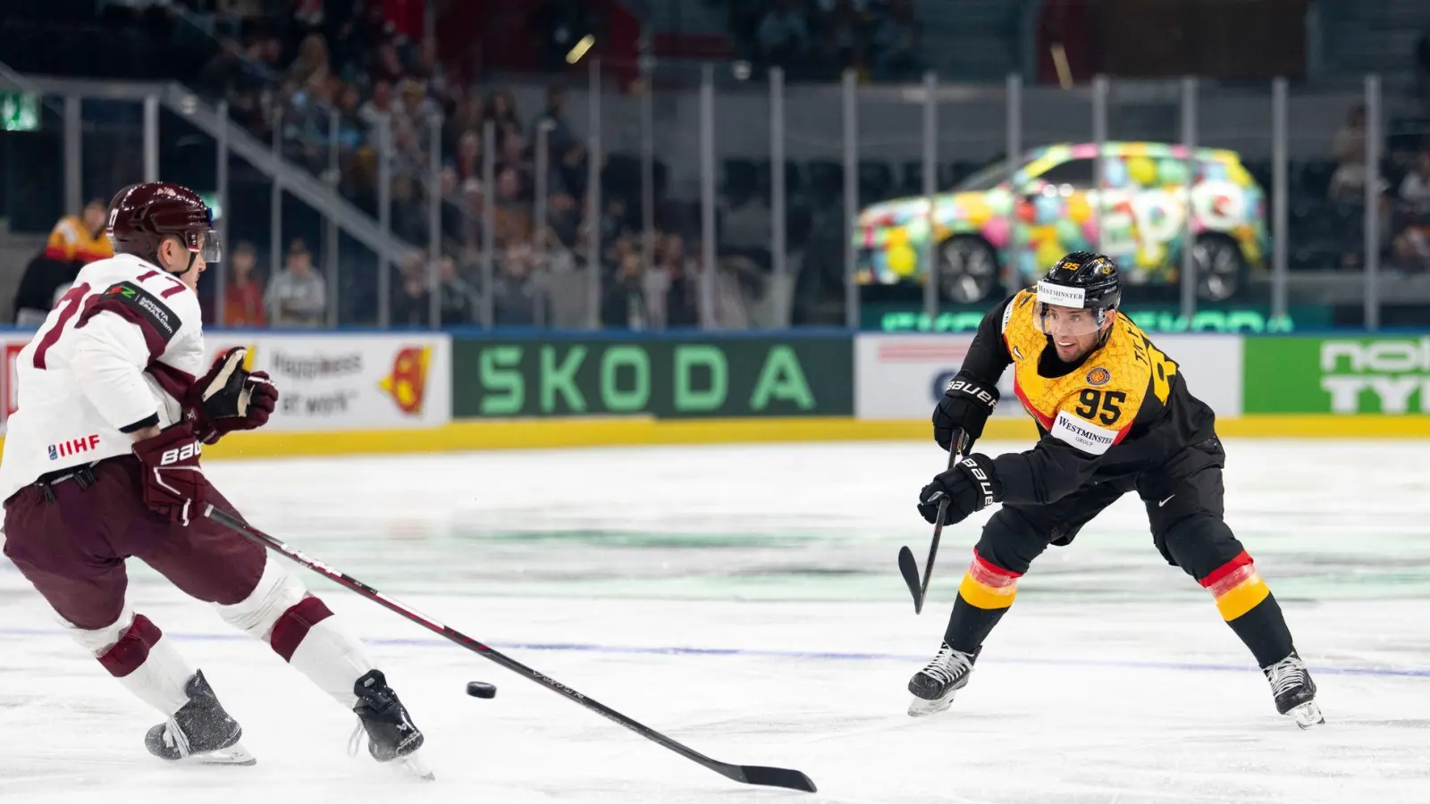 Frederik Tiffels und die deutsche Eishockey-Nationalmannschaft enttäuschten gegen Lettland. (Foto: Claudio Thoma/KEYSTONE/dpa)