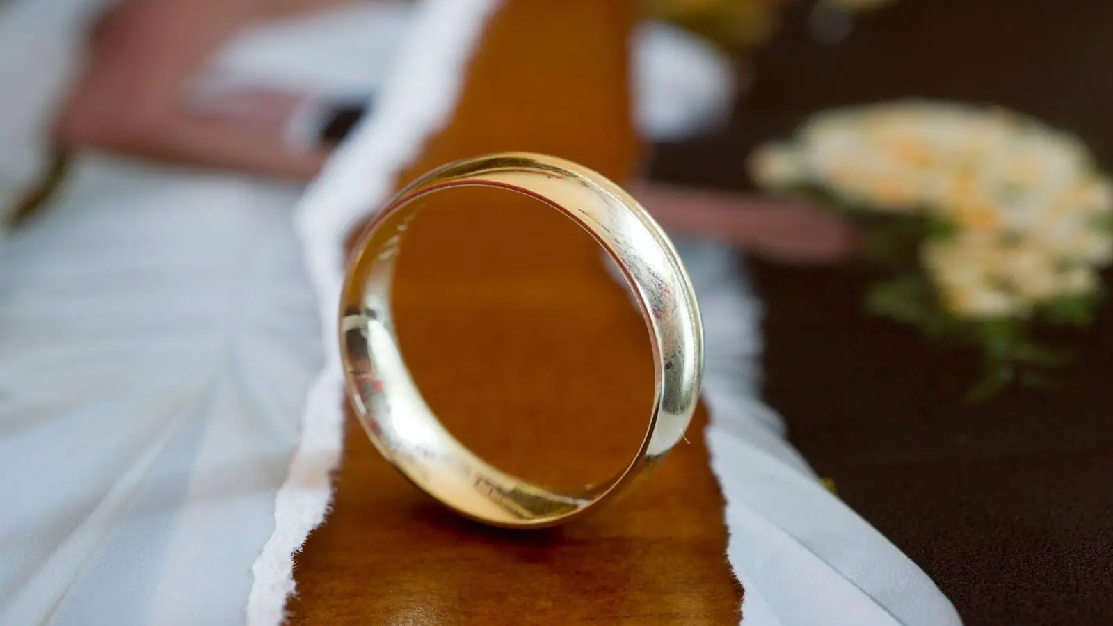 Räumliche Trennung allein genügt nicht: Für eine Scheidung muss der Trennungswille klar erkennbar sein. (Foto: Patrick Pleul/dpa/dpa-tmn)