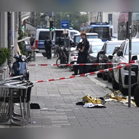 Das Gelände um den Ort des Geschehens wurde weiträumig abgesperrt.  (Foto: Felix Hörhager/dpa)