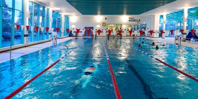 Ein Ort für die ganze Familie und eine wichtige Stätte für Vereine und Schulen: So beschreibt die ABuV das Freizeitbad Aquella, das auch in der warmen Jahreszeit gut besucht wird. (Archivfoto: Jim Albright)