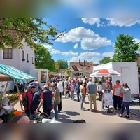 Vielfältige Angebote laden zum Stöbern und Shoppen ein. (Foto: Jürgen Eisen)
