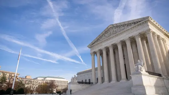 Der Supreme Court hat das Auslaufen der Abschieberegelung vorerst geblockt. (Foto: Andrew Harnik/AP/dpa)