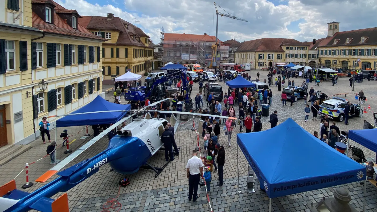 Auf den Karlsplatz lockte der „Tag der Polizei” mehrere Tausend Kinder und Erwachsene. (Foto: Manfred Blendinger)