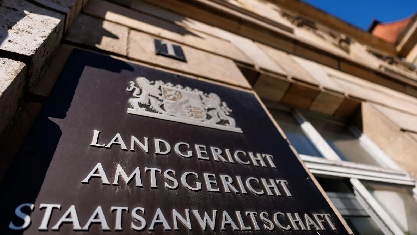 Die Staatsanwaltschaft Schweinfurt ermittelt wegen Totschlags. (Symbolbild) (Foto: Daniel Karmann/dpa)