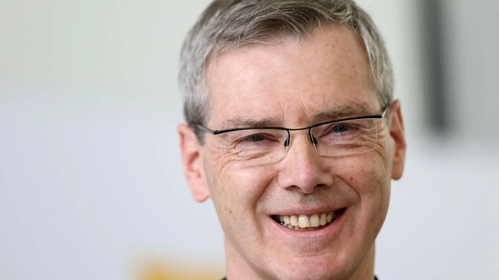 Heiner Wilmer ist Bischof von Hildesheim und neuer Chef der Bischofskonferenz. (Foto: Daniel Löb/dpa)