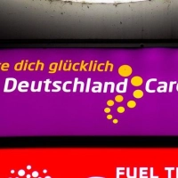 Wer seine DeutschlandCard-Punkte beim Tanken nutzt, hat dafür bei Esso noch bis zum 28. Oktober Zeit.  (Foto: Hauke-Christian Dittrich/dpa)